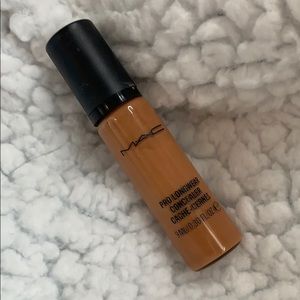 MAC pro longwear concealer NC45